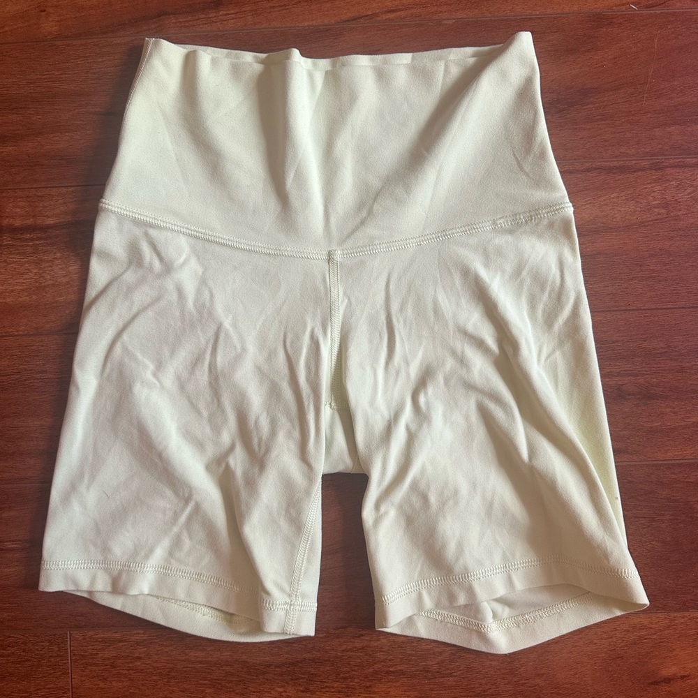 Aritzia Women's Hi-Rise Butter Cheeky Lemoncello Bike Shorts